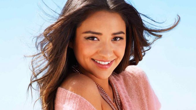 shay-mitchell-photos-Bio-Net-worth-Height-Boyfriend-Body-Affair-Married-Ethnicity Shay Mitchell