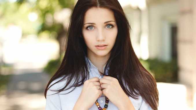 Emily-Rudd-Bio-Net-worth-Height-Boyfriend-Body-Affair-Married-Ethnicity Emily Rudd
