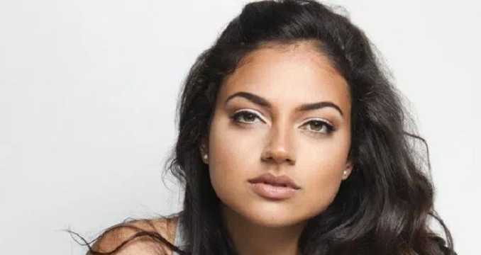 Inanna-Sarkis-Photo Inanna Sarkis