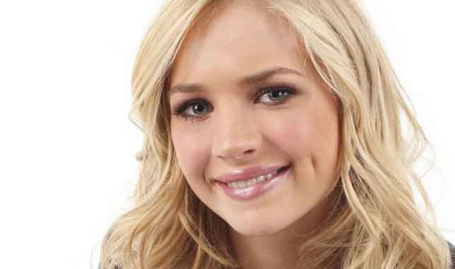 Britt-Robertson-pics Britt Robertson
