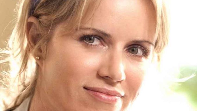 Kim Dickens Bio, Net worth, Height, Weight, Boyfriend 