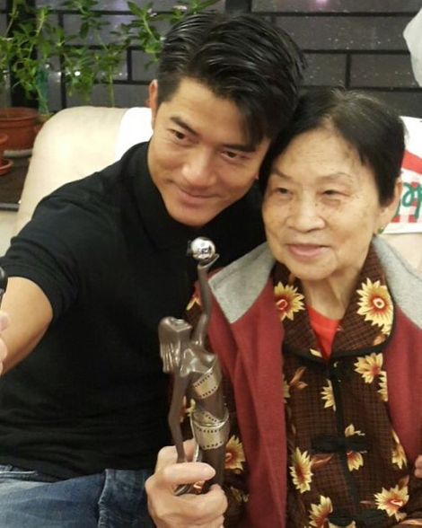 Aaron Kwok's with his mom
