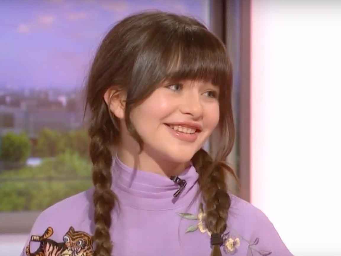 Malina Weissman As Supergirl 38 Hot Pictures Of Malina Weissman Will Make You Instantly Fall