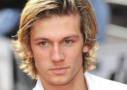 Alex-Pettyfer-Bio-Net-worth-Height-Body-Girlfriend-Affair-Married-Ethnicity Alex Pettyfer