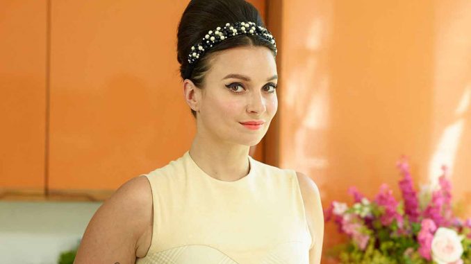 Gizzi-Erskine-photos-Bio-Net-worth-Height-Boyfriend-Body-Affair-Married-Ethnicity Gizzi Erskine