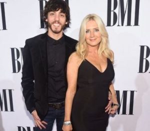 Chris Janson with his wife, Kelly Lynn