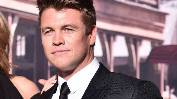 Luke-Hemsworth-Bio-Net-worth-Height-Body-Girlfriend-Affair-Married-Ethnicity Luke Hemsworth