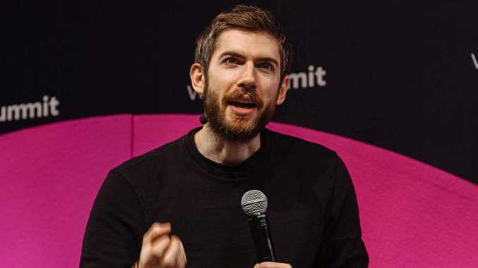 Tom-Anderson-Bio-Net-worth-Height-Body-Girlfriend-Affair-Married-Ethnicity Tom Anderson