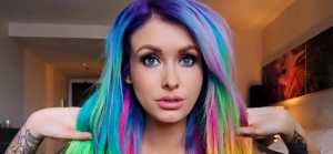 Facts about Laura Lux- Australian Internet personality and former DJ