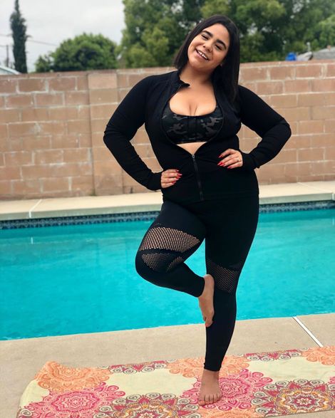 Jessica Marie Garcia flaunting her whole body while doing yoga