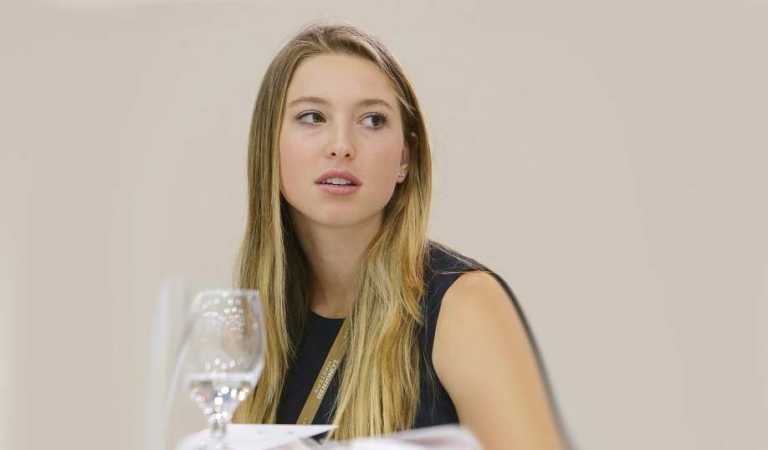 Erin Siena Jobs Bio, Father, Salary, Net Worth, Relationship & Boyfriend