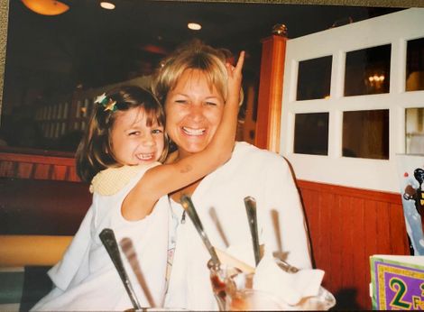 Emma Digiovine's childhood picture with her mom