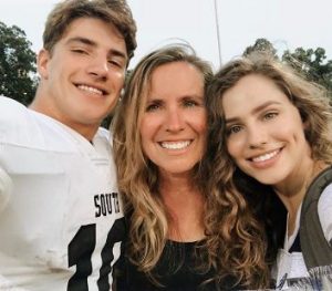 Brooke with her mother and brother