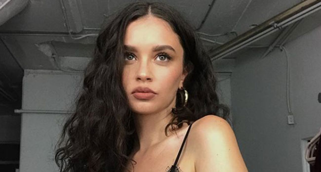 Sabrina Claudio is the SZA singer, songwriter and a model. 
