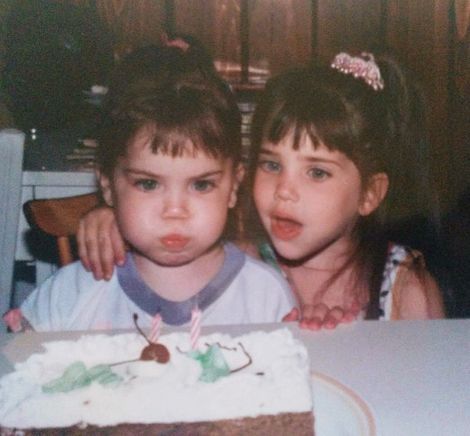 Olivia Pierson's childhood picture with sister Sophia