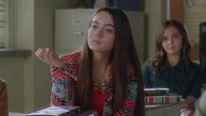 The necklace Stella & Dot Addison Derringer (Ava Allan) in Pretty Little Liars 