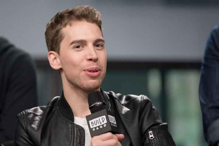 Gay actor Jordan Gavaris Bio, Wiki, Net Worth, Married, Wife, Height