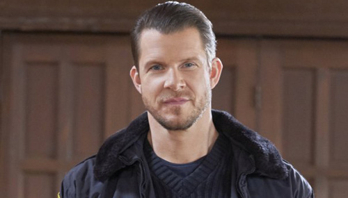 Eric Mabius Bio, Wife, Net Worth, Family & Age