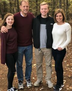 Joanne Feldman avec son mari, Chris et leurs deux enfants