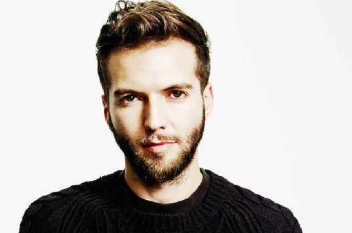 Guy Burnet Net Worth, Married, Height, Age, Wiki, Bio