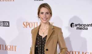 Wallis Currie Wood Bio, Net Worth, Salary, Age, Married, Boyfriend