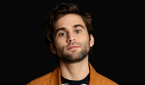 Image of an actor Jake Borelli