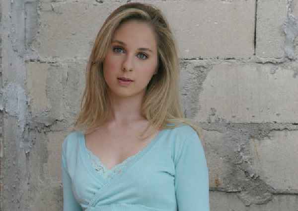 Allison Siko Bio, Wiki, Net Worth, Boyfriend, & Married