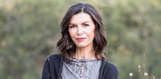 Finola Hughes Net Worth, Age, Husband, Children, Family
