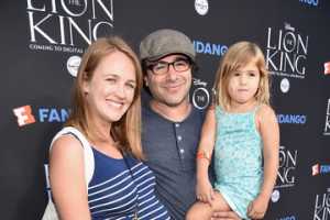 Sarah Thompson & Brad Kane with their daughter