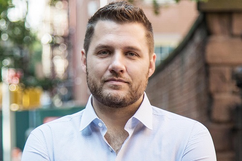 Author and blogger Mark Manson image