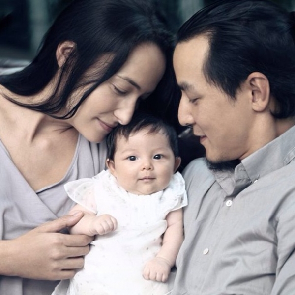 Daniel Wu Yan-Zu with his spouse and daughter
