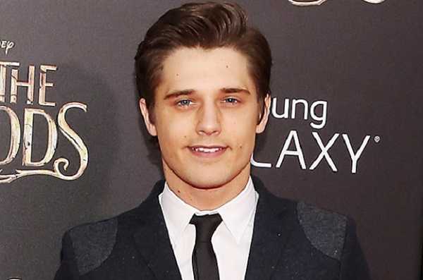 Andy Mientus Age, Height, Net Worth, Married, Husband, Children, & Wiki