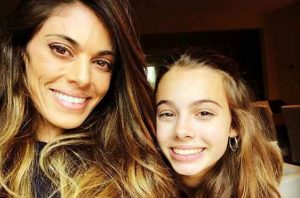 Lindsay Hartley with her daugther