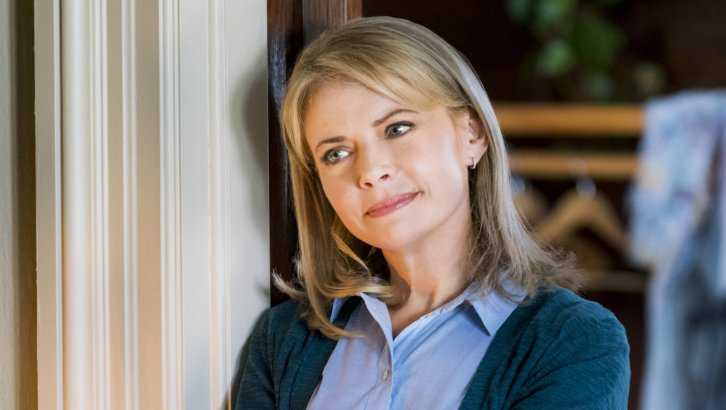 Faith Ford Net Worth, Age, Height, Married, Husband, Children, Bio, Wiki