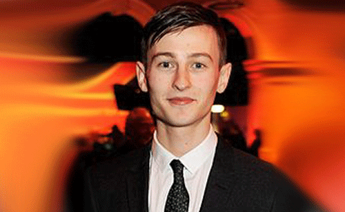 Elliott Tittensor Bio, Wiki, Age, Height, Net Worth, Salary, Dating & Girlfriend