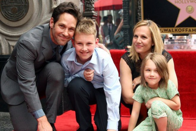 Paul Rudd with his spouse and kids