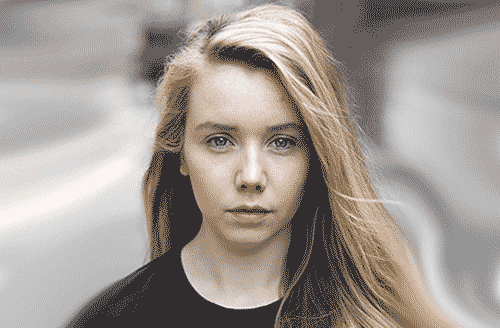 Lauren Lyle Bio, Wiki, Net Worth, Age, Height, Married & Boyfriend