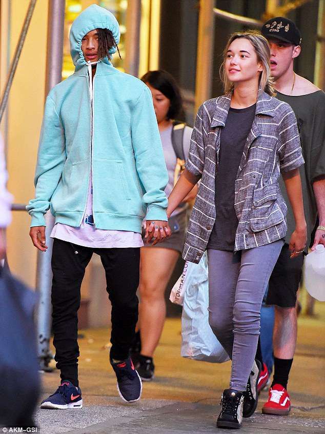 Throwback picture of Stella Hudgens holding hands with Jaden Smith