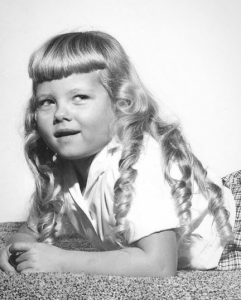 Childhood photo of Barbara Niven.
