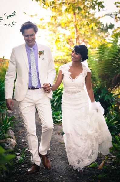 Karen David and Carl Ryden in their wedding ceremony.