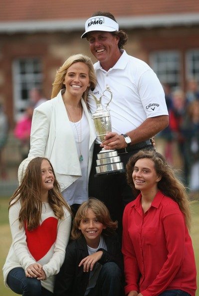 Amanda Brynn Mickelson with her parents and her siblings
