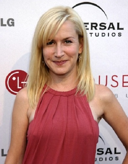 Angela Kinsey with regular blond hair without a bra,