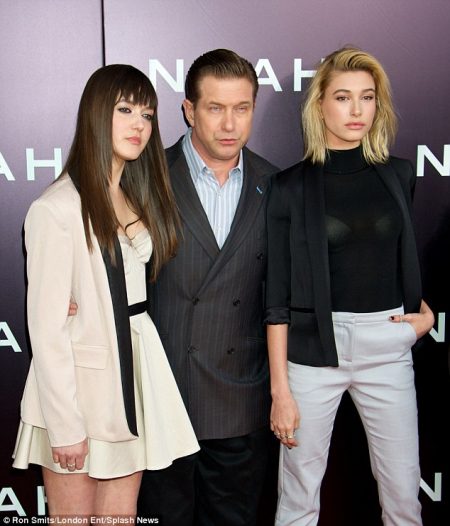 Alaia Baldwin with her father and sister