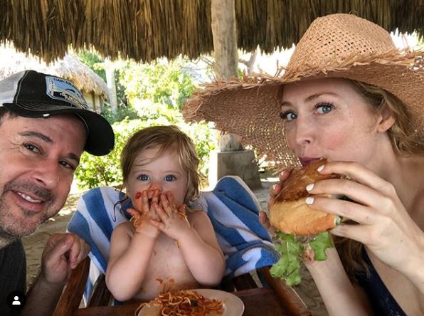 Jennifer Finnigan eating breakfast with her family in