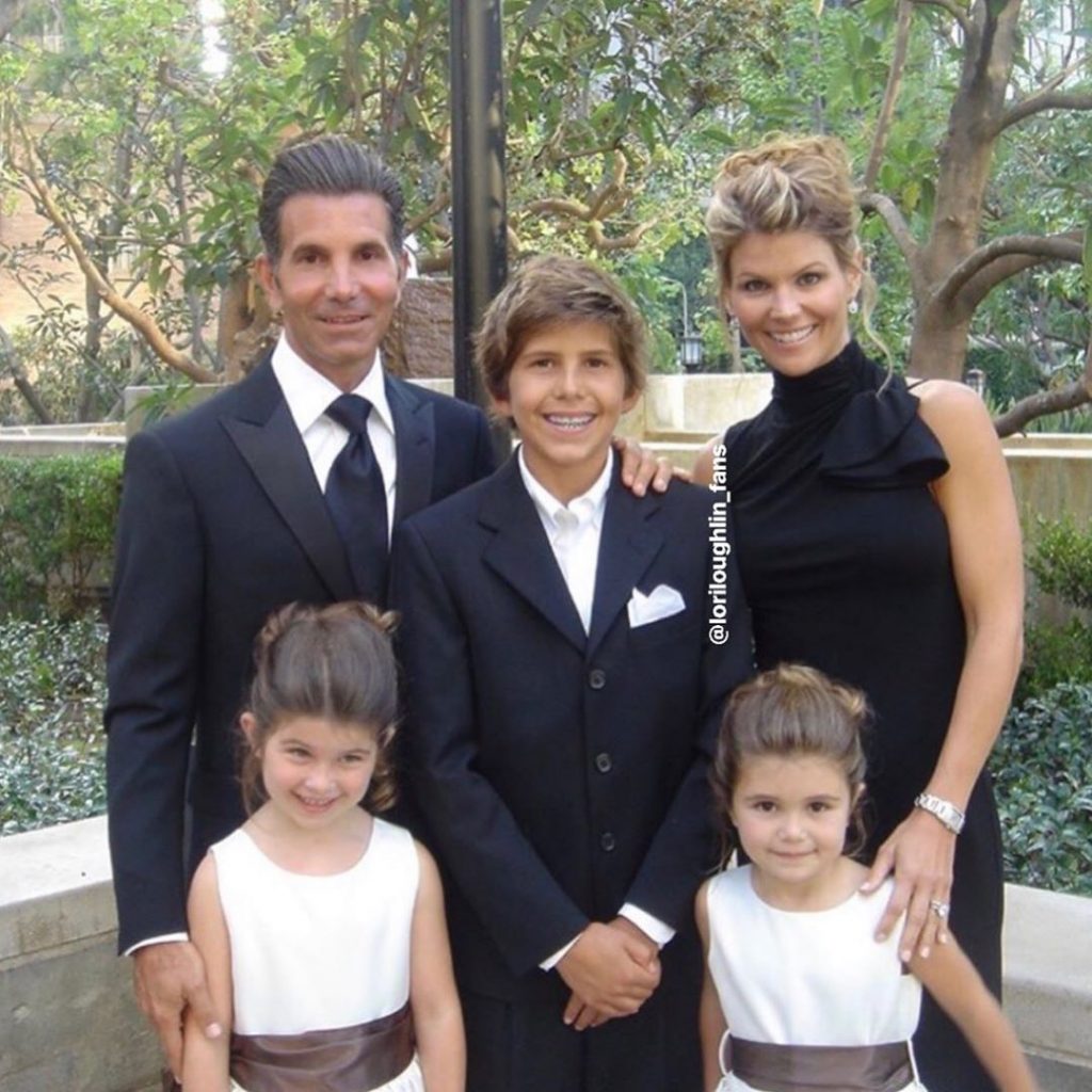 Lori Loughlin Bio, Daughter, Husband, Full House, House, & Net Worth