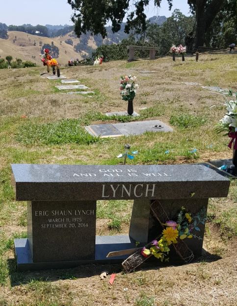 Eric the Actor's grave in Oakmont Memorial Park.