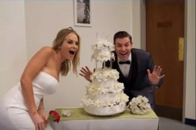 Jordan Lloyd and her husband, Jeff Schroeder's wedding cake.