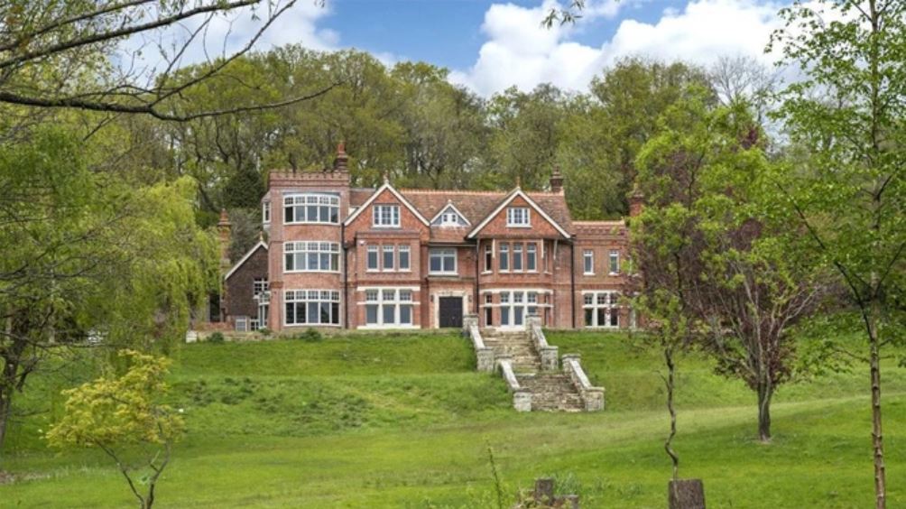 Dashiell John Upton house located in Flower Pefectbush, England, the U.K.