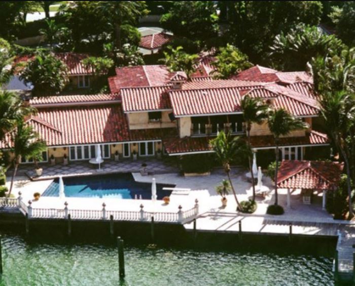 Zaire Blessing Dwayne Wade's house in Miami Beach, Florida.