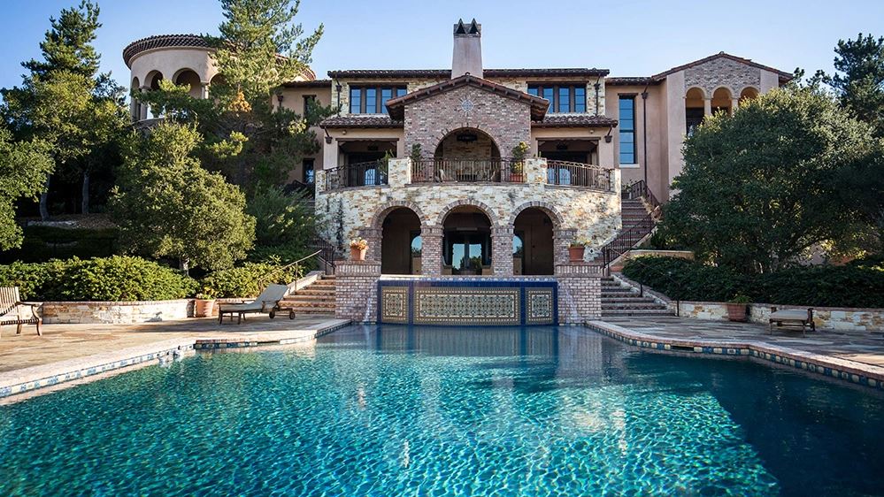 Christina Sandera and Clint Eastwood sold their Spanish mansion.